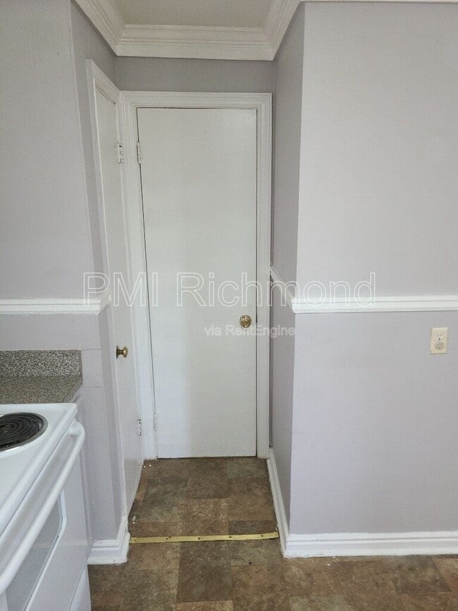 Building Photo - 6529 Holliday Rd