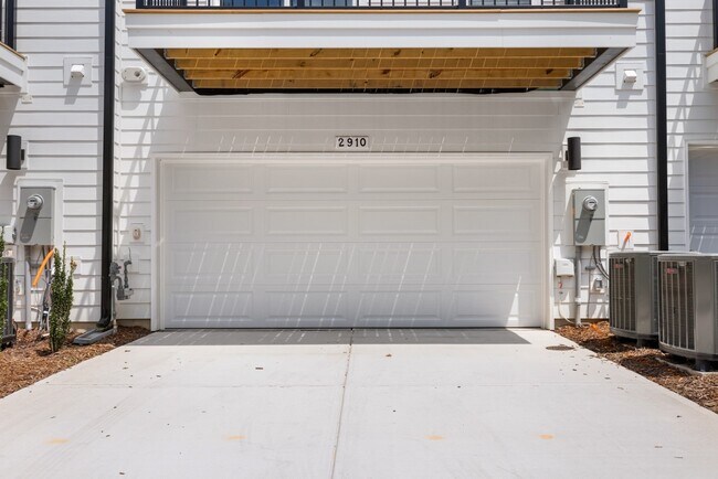 Building Photo - 2910 Kempthorne Rd