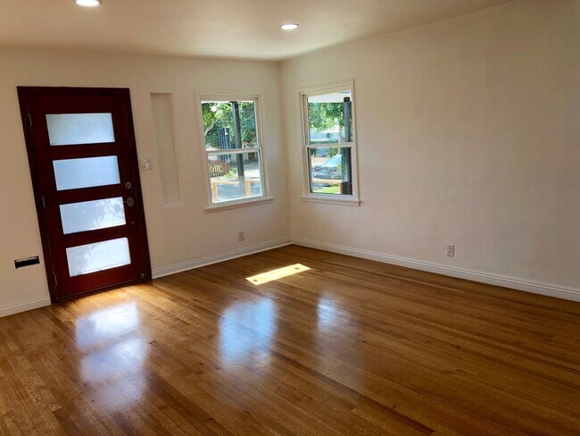 Building Photo - 1727 Franklin St