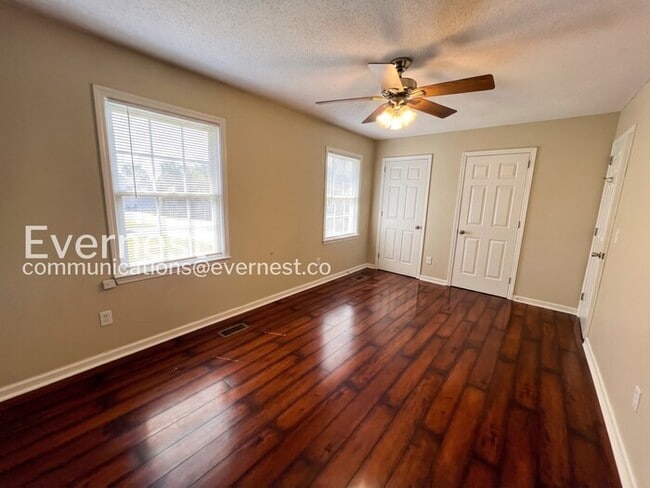 Building Photo - 5016 Cheshire Ct