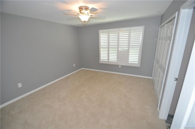Building Photo - 1019 Chesterfield Ave