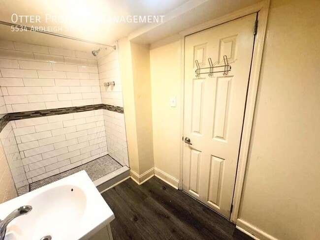 Building Photo - 5534 Ardleigh St