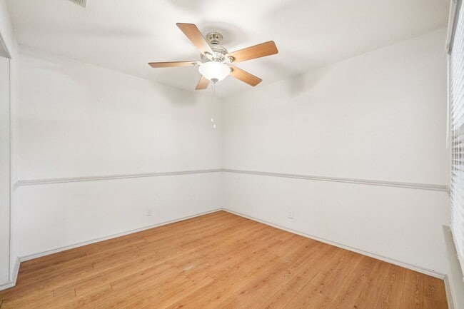 Building Photo - FALL INTO A NEW HOME WITH OUR MOVE-IN SPEC...
