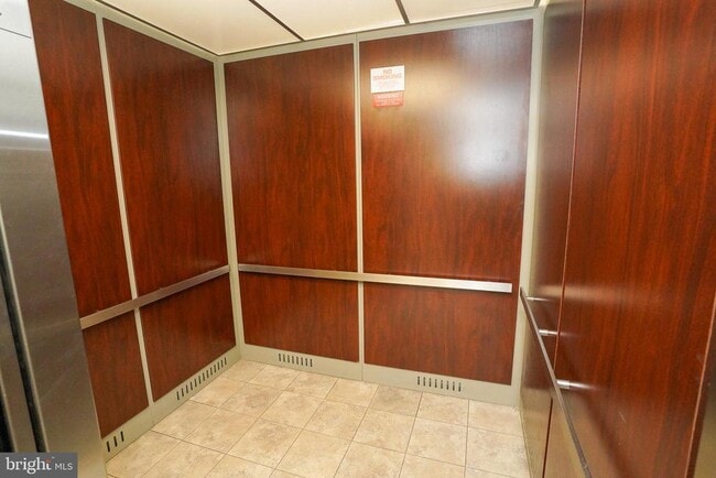 Building Photo - 2115 Ganton Green