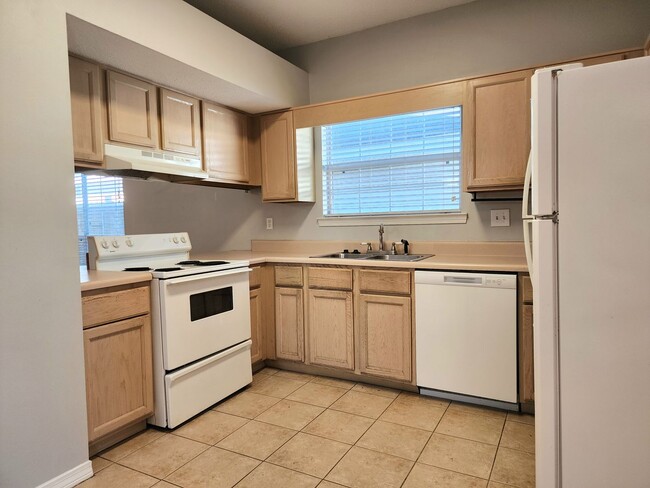 Building Photo - 3/3 available in Audubon Place in Foley