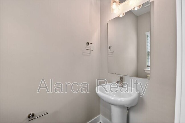 Building Photo - 2123 Bryant Park Dr