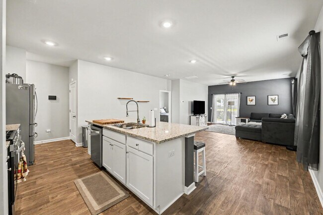 Building Photo - 231 Sweet Cherry Ln