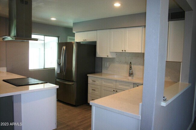 Building Photo - 8750 E Plaza Ave