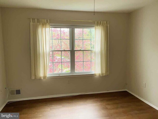 Master bedroom - 15 Azalea Ct