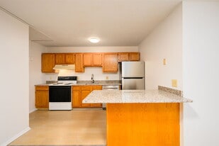 Breakfast Bar - 221 Stow Ave., Hudson Terrace Apts.