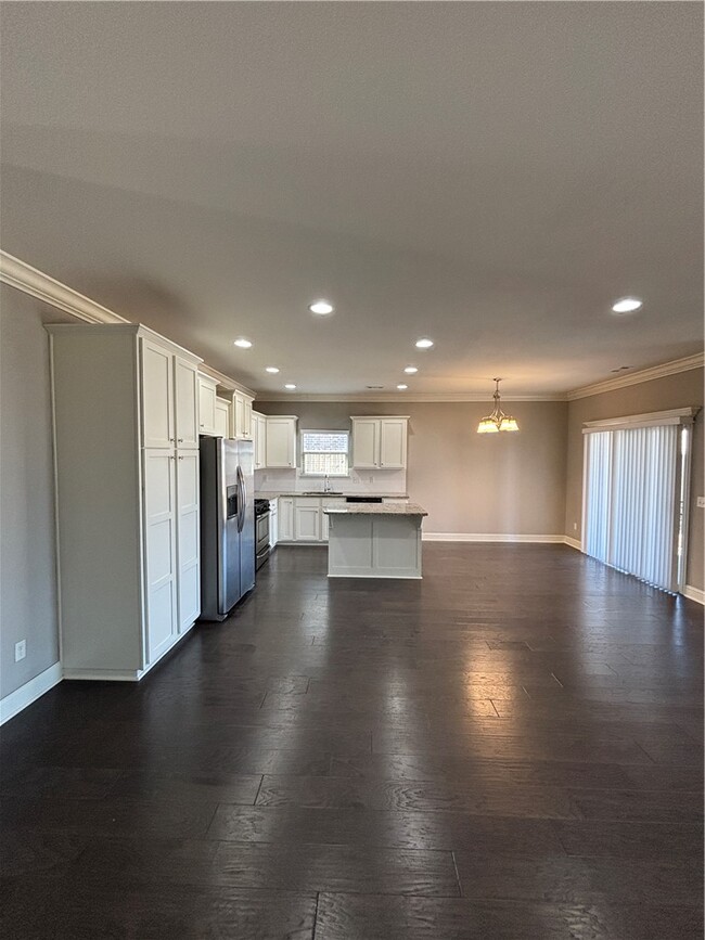 Building Photo - 4400 SW Eggersway Pl