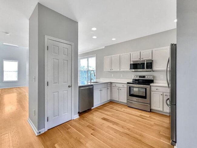 Building Photo - 1418 Hamlin Park Cir