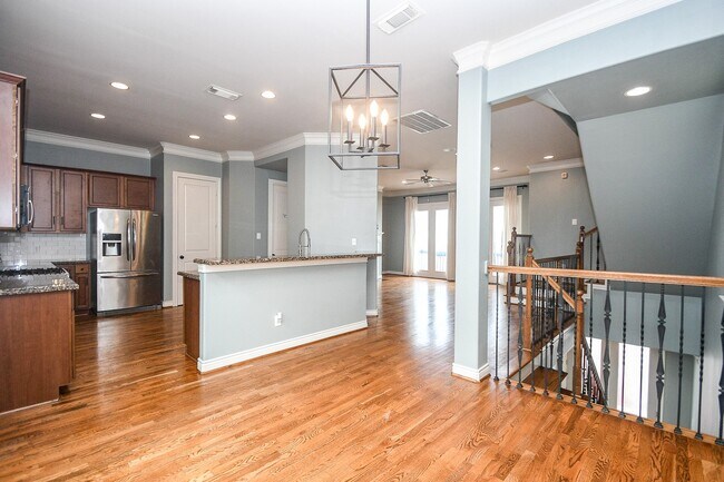 Building Photo - 2222 Hilshire Lake Dr