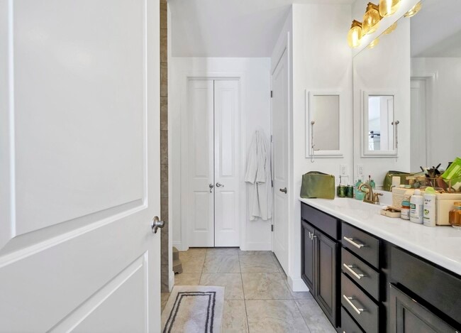 Building Photo - 175 Christian Dr