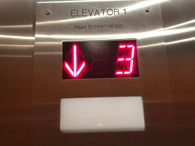 Building Photo - 147 Main St