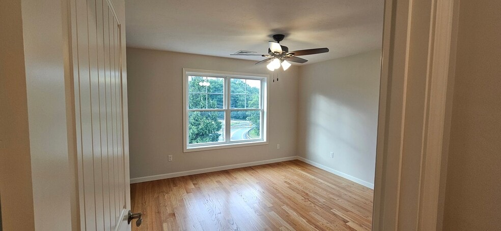 Building Photo - 719 Putnam Pike