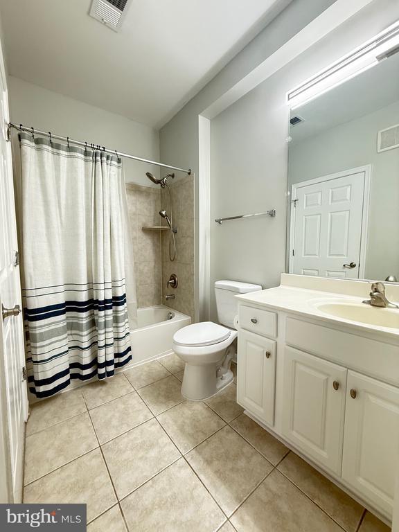 Building Photo - 21228 McFadden Square