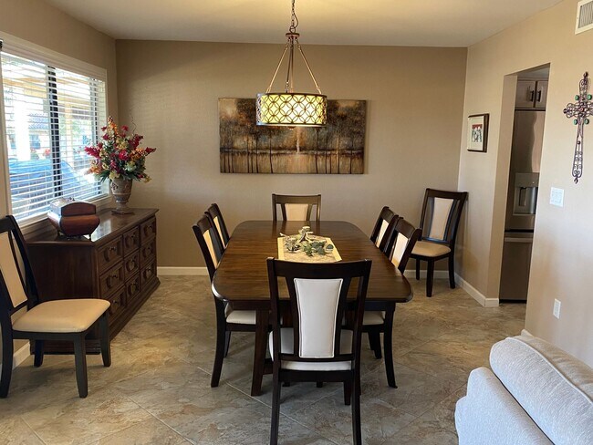 Building Photo - 45+ Active Adult Resort Community Updated Golf Course Property Available APRIL 2026 through Decem...