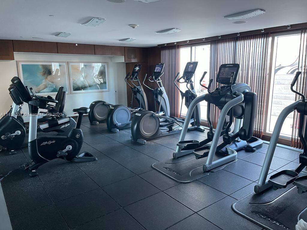 Building Photo - 325 S Biscayne Blvd