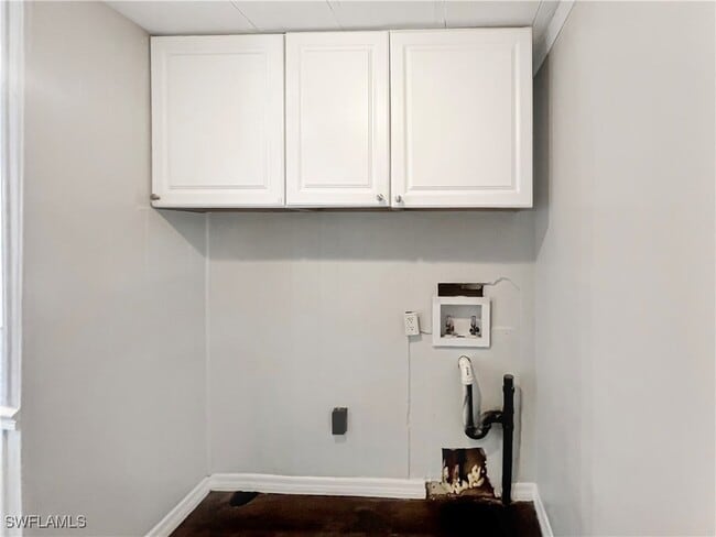 Building Photo - 7574 Grady Dr