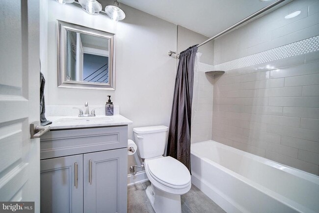 Building Photo - 1513 S Lambert St