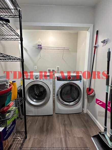 Building Photo - 2121 Christner St