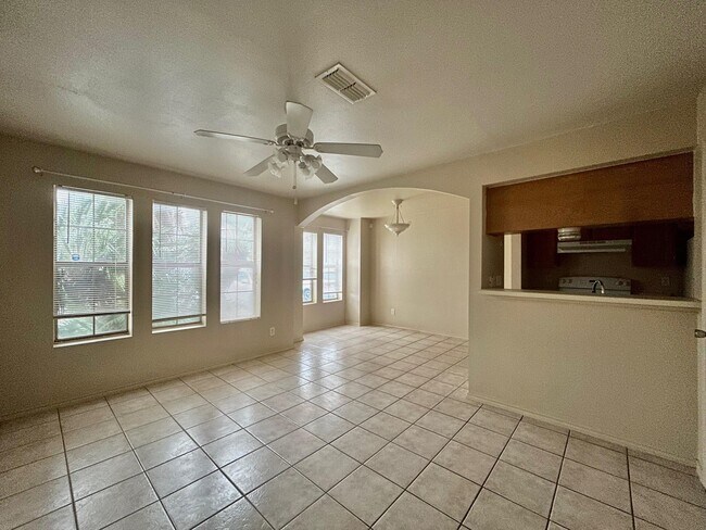 Building Photo - 203 Martingale