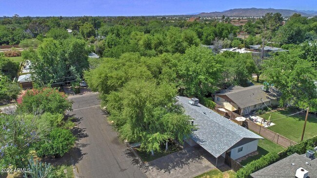Building Photo - 1428 S Oakley Pl