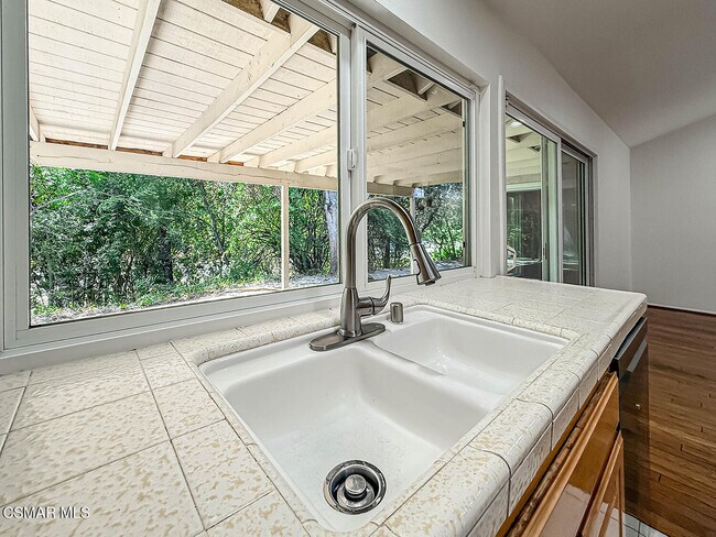 Building Photo - 3761 Patrick Henry Pl