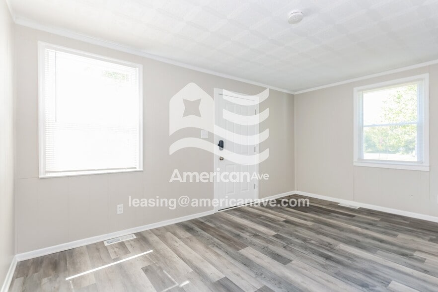 Building Photo - 4723 Genesee Ave