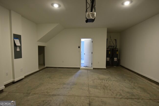 Building Photo - 2839 Rosehall Way