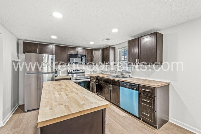 Building Photo - 1037 W 30th St