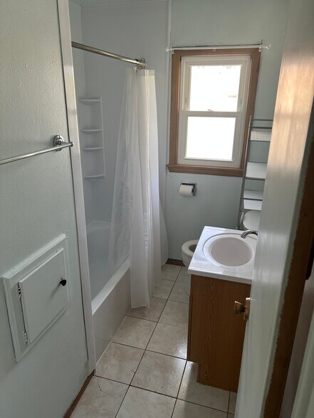 Building Photo - 6654 W Constance Ave