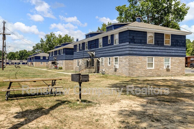 Building Photo - 1487 Cherry Rd