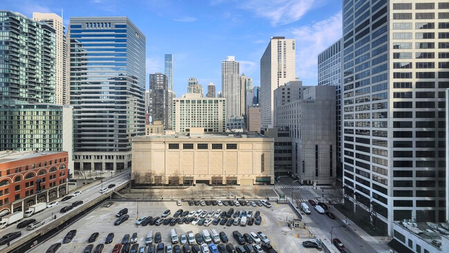 Building Photo - 405 N Wabash Ave