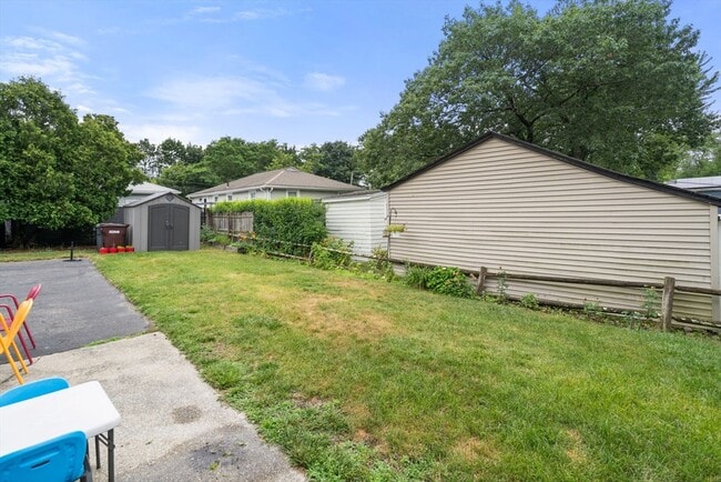 Building Photo - 477 Sprague St