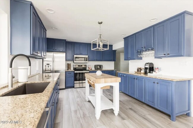 Building Photo - 3126 N 84th Pl