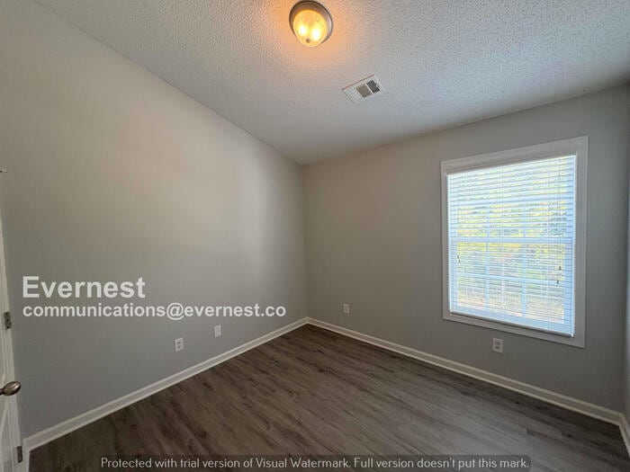 Building Photo - 8651 Thomas Ln