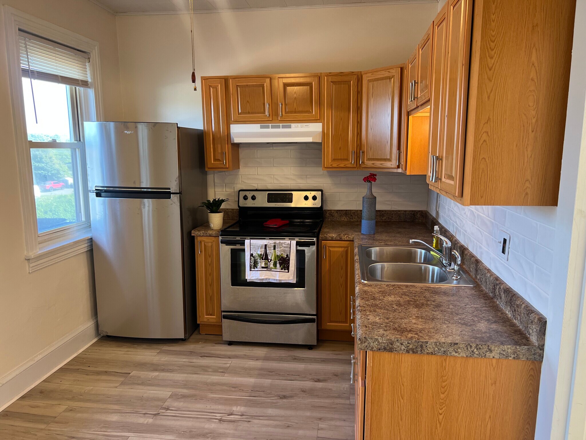 Building Photo - 232 Proudfoot Dr