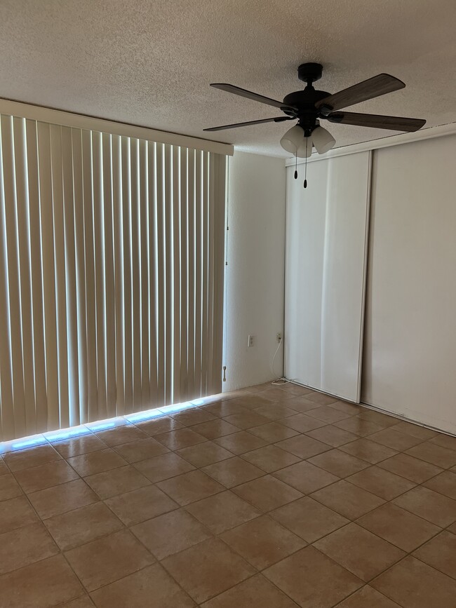 Master Bedroom - 3930 S Roosevelt Blvd