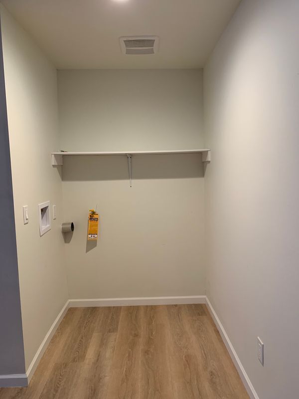 Building Photo - 7847 Beck Ave