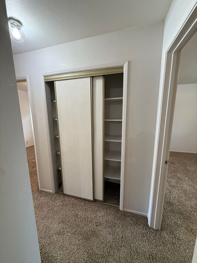 Building Photo - Beautiful 3 Bed, 2 Bath Home in Prime Location