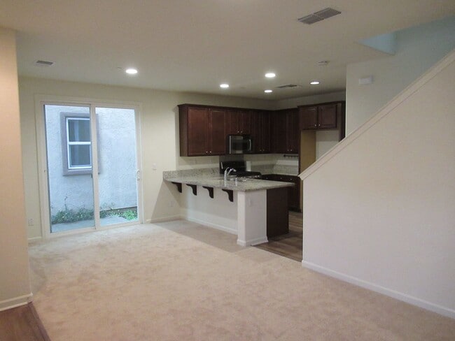 Building Photo - 2 STORY HOME IN WESTPARK VILLAGE CENTER ROSEVILLE WITH SOLAR!