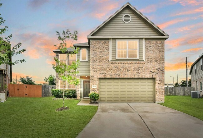Building Photo - 18626 Each Elm Way