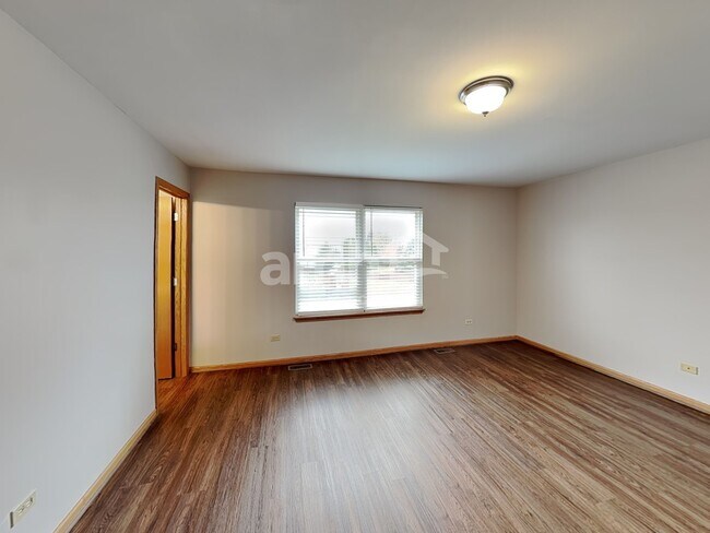 Building Photo - 1907 Arbor Falls Dr