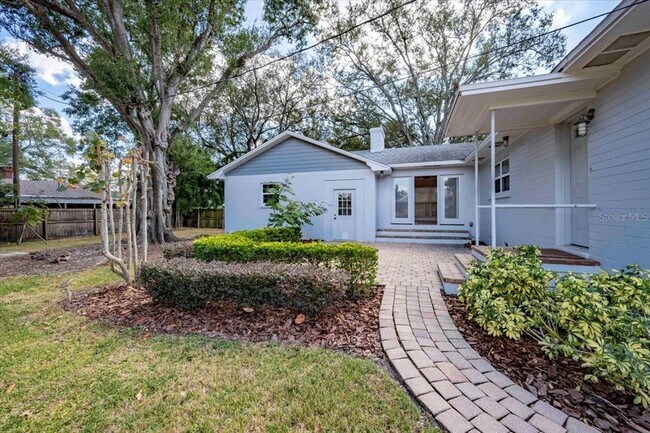 Building Photo - 2328 Woodbine Ave