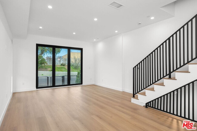 Building Photo - 1649 Selby Ave