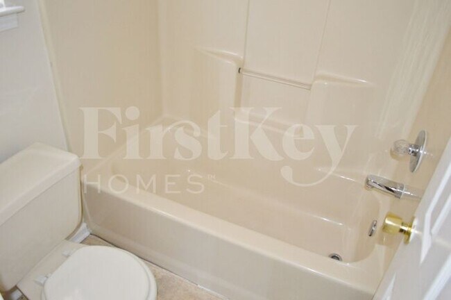Building Photo - 6045 Holly Heights Cove