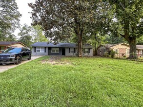 Building Photo - 2031 Wellborn Dr