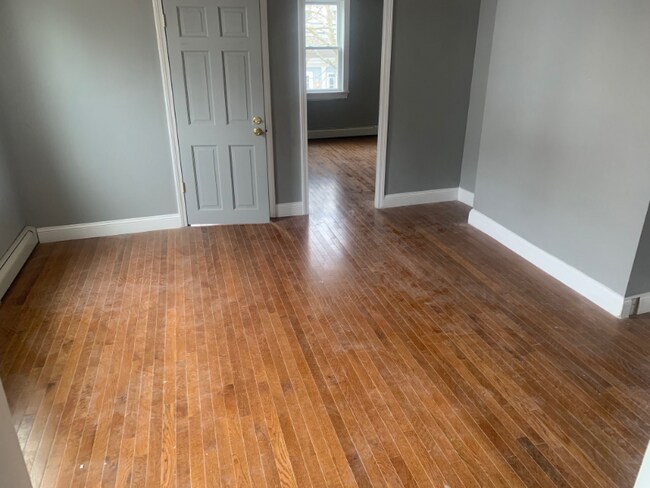 Building Photo - 28 Wood St